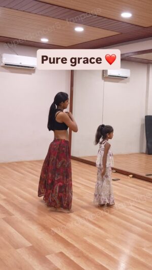 Vartika Jha Instagram - Loved their performance! 🤭😍 

#superdancerchapter5 #superdancer #dancerealityshow #shilpashetty #sonytv #sonyentertainmenttelevision #dancekesuperstar #kidsdanceshow