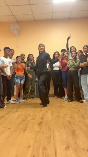 Vartika Jha Instagram - Khwab dekhe🔥X Get into it 🔥
@monalithakur03 X @dojacat 

Thank you so much @marijackson_vibe bhai for making this happen again , I loved the vibe of the class. Thank you guys , you all were amazing.
And thank you to each and every person from Andaman for giving me so much love ❤️🙏

Space @shapeup_pb ❤️❤️