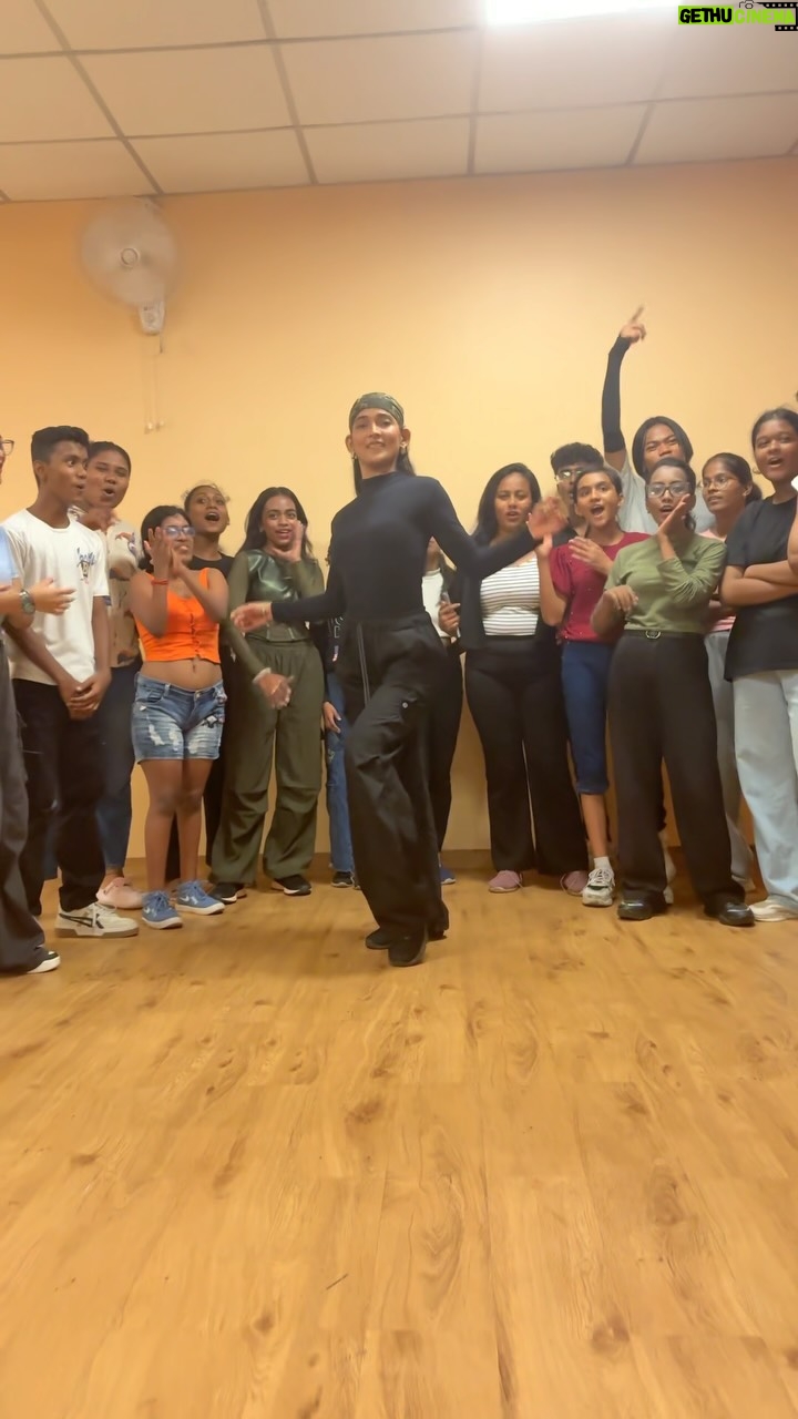 Vartika Jha - 96.4K Likes - Khwab dekhe🔥X Get into it 🔥
@monalithakur03 X @dojacat 

Thank you so much @marijackson_vibe bhai for making this happen again , I loved the vibe of the class. Thank you guys , you all were amazing.
And thank you to each and every person from Andaman for giving me so much love ❤️🙏

Space @shapeup_pb ❤️❤️