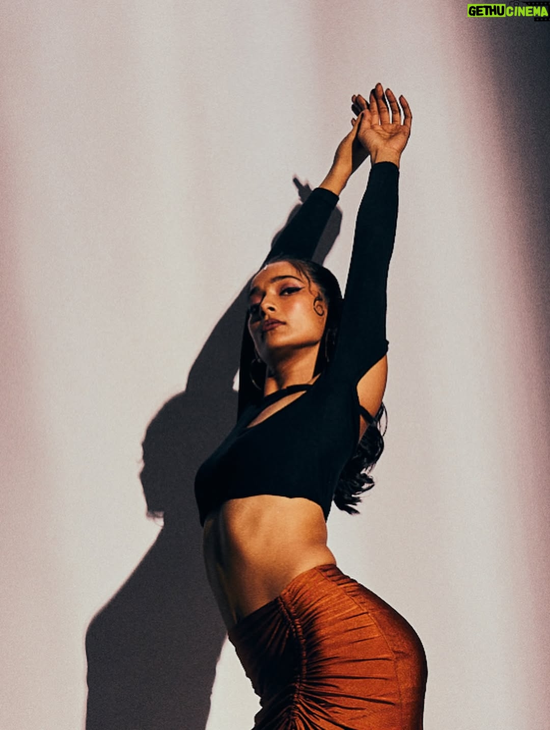 Vartika Jha - 58K Likes - 