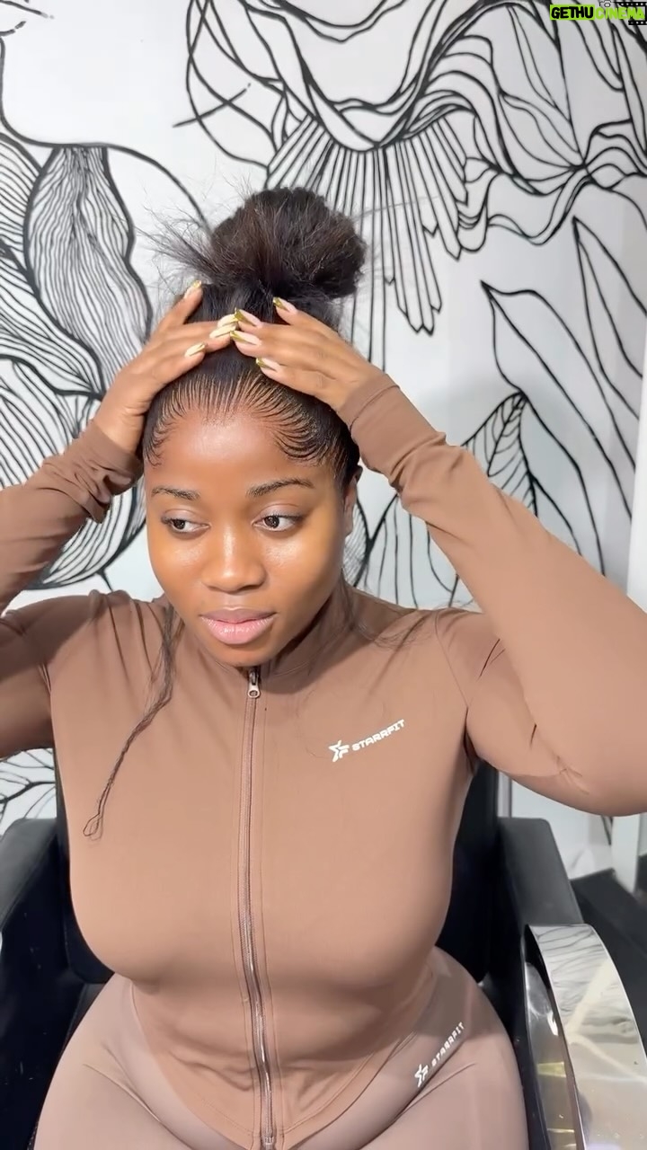 Veekee James - 158.8K Likes - Quick Sunday Vlog! Spend the day with me 🥰

Hair products @beautybyadefunkeee 
Styling @tonigreystyling 
Hair @adefunkeee 
Makeup @bibyonce 
Active Wear @starrfitofficial