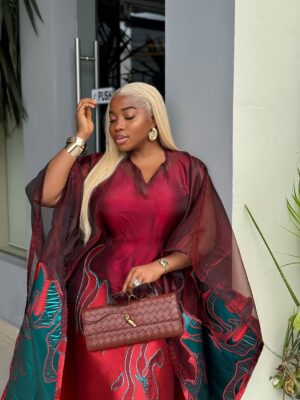 Veekee James Instagram - A Lewkkkkšššš„
Wearing @simidefined & @hairbyadefunkeee
Hair installation @sheyz_touch
Earrings @aishaochuwa_jewellery
Music: He is God by @prudent_gabriel & @okopi_peterson