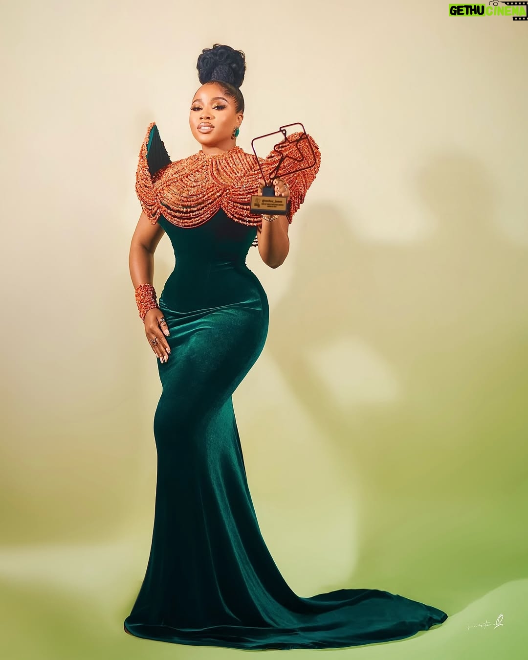 Veekee James - 136.2K Likes - From AJEGUNLE to the WORLD 🌍 
The place where Champions are raised! 

Thank you @quistar_ for my Award Winning Pictures💥🥰