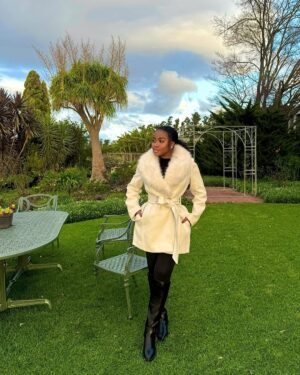 Veekee James Instagram - 18 Slides of beauty, nature & familyš„°
Happy New Week VJ Armyā¤ļø