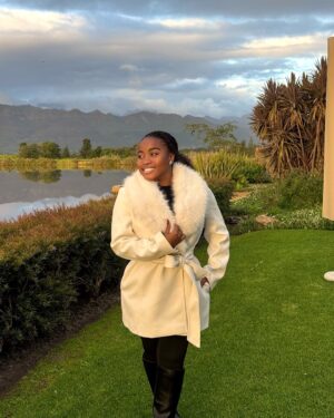Veekee James Instagram - 18 Slides of beauty, nature & familyš„°
Happy New Week VJ Armyā¤ļø