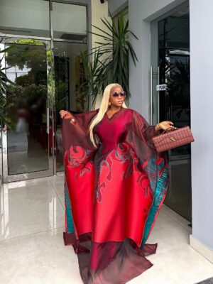 Veekee James Instagram - A Lewkkkkšššš„
Wearing @simidefined & @hairbyadefunkeee
Hair installation @sheyz_touch
Earrings @aishaochuwa_jewellery
Music: He is God by @prudent_gabriel & @okopi_peterson