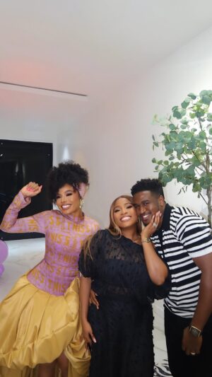 Veekee James Instagram - I know you can relateš¤£
Catch @the_ateres on our Love Episode showing tonight on Africa Magic Family at 8pm prompt!š
Set your remindersš