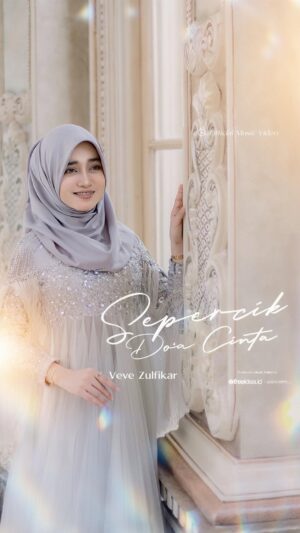 Veve Zulfikar Instagram - Veve Zulfikar - Sepercik Doa Cinta [ Official Music Video ] 

♥️ Youtube Channel Veve Zulfikar
👗 @mawaddatulhaq @by.maw
📸 @freeidea.id
Director : Dwiki Dea (@dwikideastory)
Script Writter : Afrizal Azmi (@panggulu)
DOP : Dwiki Dea (@dwikideastory)
Ast. Cam : Husain (@husain.rf)
Pilot Drone : Husain (@husain.rf)
Art Director : Azmi (@panggulu)
Gaffer : Achmad Hanif (@_achmadhanif) |  Syauqi (@syauqbynnn )| Abi ( @stefanusabi) 
BTS Video : Rizkur (@muhrizkur_) 
BTS Foto : Amar (@amarrzhh)
Photographer : Ryan (@riyan.agp)
Editor Video : Husain (@husain.rf)