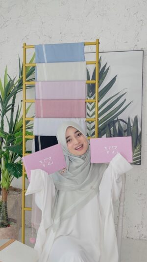 Veve Zulfikar Instagram - Cerita dibalik melimpahnya orderan Zena Scarfš¤ koleksi kolaborasi Dyn X Veve Zulfikarā¤ļø yang udah checkout mimin mau ngucapin banyak banyak terimakasih, next time semoga bisa berkolaborasi lagi sama kak Veve Zulfikarš
Masih ada stock buat kamu yang belum order ya dear! Bisa segera meluncur ke Website, Marketplace offcial DYN & WA adminš„°
Komen āMASYAALLAHā sebanyak banyaknya buat dapetin Zena Scarf secara GRATISš