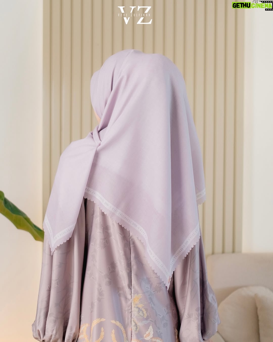 Veve Zulfikar - 1.7K Likes - GIVEAWAY buat 2 dyn ladies bakal dapetin ZENA SCARF GRATIS‼️ Cukup follow, like, share, dan komen👇🏻
C
A
N
T
I
K
Screenshot buktinya kirim ke DM yuk❤️ Good luck🤗

⚠️FREE ONGKIR KE SELURUH INDONESIA ORDER MELALUI WA DAN WEBSITE ONLY⚠️ Curi foto & video selain mitra resmi DENDA 10juta❌ HATI-HATI PENIPUAN & DYN PALSU‼️

For daily or your formal activity, this scarf will make you feel comfy everytime🥰 bahan voal ultrafine premiumnya super nyaman anti letoy✅ mudah di styling✅ yuk gercep sekarang‼️

Zena Scarf 

Material:  Voal Ultrafine Premium
Best price: (harga khusus website & whatsapp)
Best price: IDR 189.000-,

Detail : 
Size  115 cm x 115 cm
Finishing lasercut
Aksen plat logo Dyn premium
Include pouch

✨PAKET BUNDLING✨

Paket A: IDR 199.000-, (Scarf Include Pouch & Paperbag)

Paket B: IDR 210.000-, (Scarf Include Exclusive box)

Paket C: IDR 219.000-, (Scarf Include Exclusive box & Paperbag)

Available in 7 colors: Candy pink, nude, light grey, black, sky blue, sage & orchid

Note : warna asli bisa jadi sedikit berbeda dari foto di karenakan efek kamera, pencahayaan ketika pemotretan serta resolusi dan kecerahan layar.

Order On👇🏻
✅Website: www.dynofficial.com (FREE ONGKIR)
✅Shopee: DYN Official Shop & dynclothing.official
✅Tokopedia: DYN Clothingline Official
✅Lazada: DYN Clothingline Shop
✅Tiktokshop: Dyn clothingline (@ dynclothing)
✅Whatsapp (FREE ONGKIR):
Admin 1 👉🏻Kak Priska: 0851-6318-7084
Admin 2 👉🏻 Kak Pitri: 0851-7536-8025
Admin 3👉🏻 Kak Dyah: 0851-6159-5868 

Daftar distributor resmi DYN : 
Jawa Tengah 
@dyn_pati
@dyn_pekalongan
@dyn_kebumen
@dyn_pemalang
@dyn_jepara
@dyn_kudus_
@dyn_patikudus
@dyn_salatiga_ambarawa_ungaran
@dynclothingline_solo

Jawa Barat 
@dyn_garut 
@dyn_karawang 
@dyn_cianjur 
@dyn_sukabumi

Jabodetabek 
@dyn_jabodetabek 
@dyn_jakartabarat 
@dyn_distrijakartatimur 
@dyn_jakartaselatan 
@dyn_distributordepok 
@dyn_jakartapusat
@dyn_jktutara

Banten
@dyn_cilegonbanten