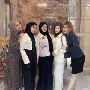 Veve Zulfikar Instagram - good friends are like stars š«
you donāt always see them, but you know theyāre always there š¤