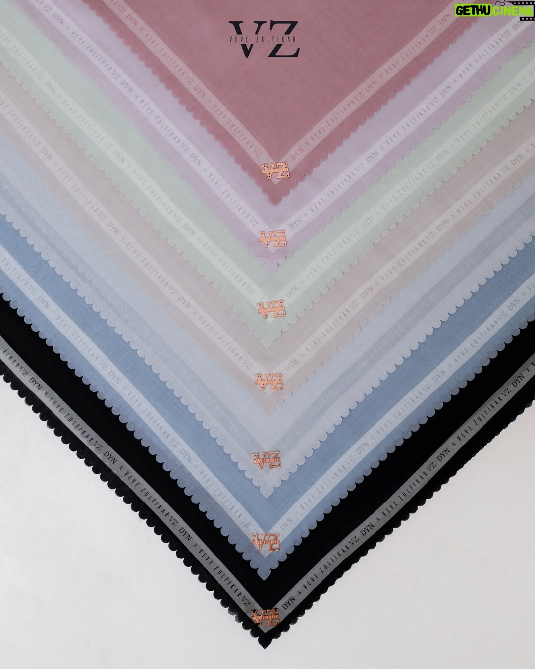 Veve Zulfikar - 1.9K Likes - Siapa yang udah terpana sama pilihan warna Zena Scarf? Buruan deh checkout warna incaran kamu sekarang daripada nanti tiba-tiba dah sold out😜 bahan Voal Ultrafinenya juara🙌🏻 Zena Scarf available on 7 colors ya dear!

GIVEAWAY ZENA SCARF BUAT 2 Dyn Ladies yang Beruntung‼️ Cukup follow, like, share, dan komen👇🏻
Z
E
N
A
Screenshot buktinya kirim ke DM yuk❤️ Good luck🤗

⚠️FREE ONGKIR KE SELURUH INDONESIA ORDER MELALUI WA DAN WEBSITE ONLY⚠️ Curi foto & video selain mitra resmi DENDA 10juta❌ HATI-HATI PENIPUAN & DYN PALSU‼️

Zena Scarf 

Material:  Voal Ultrafine Premium
Best price: (harga khusus website & whatsapp)
Best price: IDR 189.000-,

Detail : 
Size  115 cm x 115 cm
Finishing lasercut
Aksen plat logo Dyn premium
Include pouch

✨PAKET BUNDLING✨

Paket A: IDR 199.000-, (Scarf Include Pouch & Paperbag)

Paket B: IDR 210.000-, (Scarf Include Exclusive box)

Paket C: IDR 219.000-, (Scarf Include Exclusive box & Paperbag)

Available in 7 colors: Candy pink, nude, light grey, black, sky blue, sage & orchid

Note : warna asli bisa jadi sedikit berbeda dari foto di karenakan efek kamera, pencahayaan ketika pemotretan serta resolusi dan kecerahan layar.

Order On👇🏻
✅Website: www.dynofficial.com (FREE ONGKIR)
✅Shopee: DYN Official Shop & dynclothing.official
✅Tokopedia: DYN Clothingline Official
✅Lazada: DYN Clothingline Shop
✅Tiktokshop: Dyn clothingline (@ dynclothing)
✅Whatsapp (FREE ONGKIR):
Admin 1 👉🏻Kak Priska: 0851-6318-7084
Admin 2 👉🏻 Kak Pitri: 0851-7536-8025
Admin 3👉🏻 Kak Dyah: 0851-6159-5868 

Daftar distributor resmi DYN : 

Jawa Timur
@dyn_sidoarjo 
@dyn_kediri 
@dyn.jember 
@dyn_clothinglinemalang 
@dyn_tulungagung 
@dyn_tuban 
@dyn_gresik
@dyn_madura
@dyn_pmk
@dyn_blitarofficial

Yogyakarta
@dyn_jogja.bantul 
@dyn_kotayogyakarta 
@dyn_sleman 

Sumatera 
@dyn_riau 
@dyn_bangka.belitung
@dyn_jambi
@dyn_sumaterrabarat