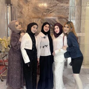 Veve Zulfikar Instagram - good friends are like stars š«
you donāt always see them, but you know theyāre always there š¤