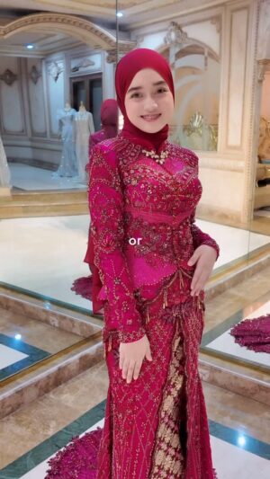 Veve Zulfikar Instagram - marriage is not a Destination, it is a Journey. so choose the right partner for your lifelong journey š My Beautiful Gown by my Beautiful Designer @mawaddatulhaq