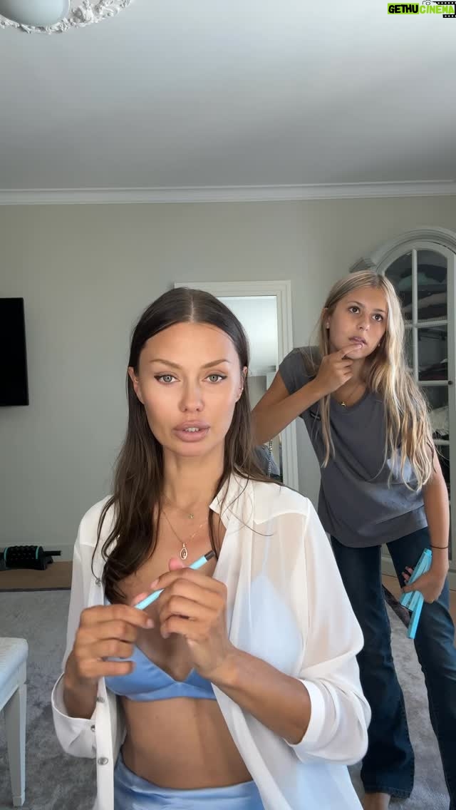 Victoria Bonya - 360.4K Likes - Удобно, когда всегда есть что подарить своим подружкам)))

#angelinasmurfit