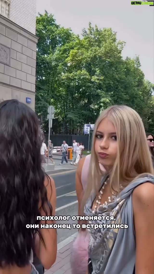 Victoria Bonya - 244.6K Likes - Все, расходимся. Это коллаб года 😅
@xanjjj @isv.m @victoriabonya