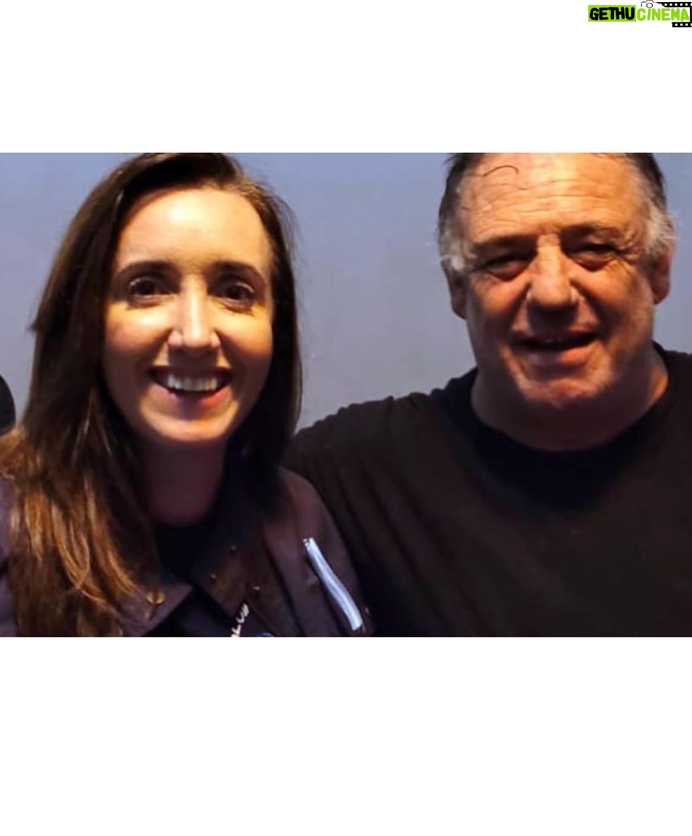 Victoria Villarruel - 85.7K Likes - Ricardo Iorio, un año sin vos. Nos unía el amor a esta tierra que a veces duele pero que también nos llena el alma y nos hace dar todo por verla de pie. Nos unía la Argentinidad, las Malvinas, la Bandera, las tradiciones, nos unía el inmenso orgullo de haber nacido argentinos. 
Extraño tu voz ronca y tu apoyo, pero siempre estás, en mi corazón y en el de millones de argentinos. Ricardo Iorio QEPD. 🇦🇷