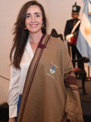 Victoria Villarruel Instagram - ¡Feliz Día de la Independencia! Gracias Tucumán por recibirme con tanto amor, generosidad y alegría. ¡¡¡Feliz de estar nuevamente en mi Tucumán querido!!! ¡Viva la Patria! ¡Viva la Patria! ¡Viva la Patria! 🇦🇷
