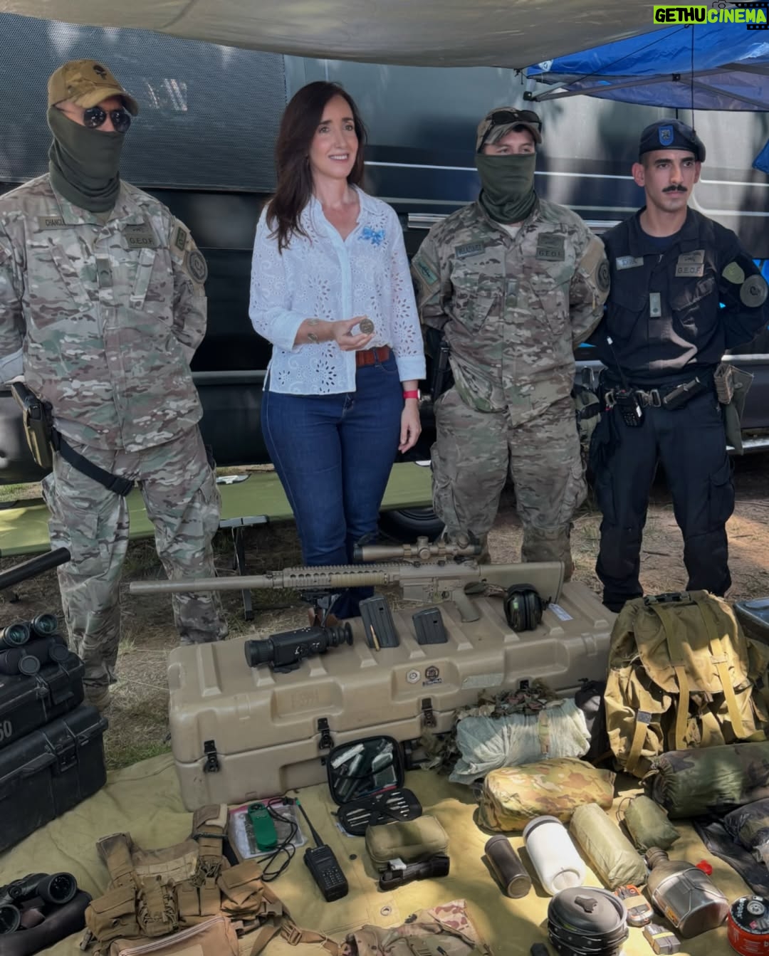 Victoria Villarruel - 187.3K Likes - BERSA es un ejemplo de Industria nacional competitiva y recursos humanos de excelencia, eso somos los argentinos. Creamos en nosotros mismos, el Estado Argentino acompañando al sector privado que crea riqueza y puestos de trabajo para nuestras familias, este es el camino a la prosperidad. Sigamos juntos esta línea. 🇦🇷 Hoy en el Encuentro de Defensa y Seguridad 2024 de BERSA pudimos ver a las empresas del sector que fabrican armas, chalecos antibalas, blindados, armas no letales y además la invaluable presencia del Ejército Argentino, la PFA, Gendarmería, Prefectura y PSA junto a las Fuerzas policiales de otras provincias. Gracias por invitarme!!! 🇦🇷