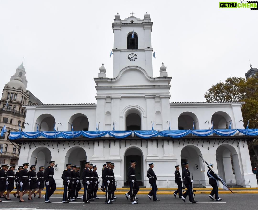 Victoria Villarruel - 137.4K Likes - ¡¡Feliz Día de la Patria!! Hoy recordamos el día que quisimos ser Nación. ¡Que este 25 de mayo que nos une a todos los argentinos llene nuestros corazones y nos haga sentir hermanados por siempre! Todo por Argentina. #25deMayo 🇦🇷