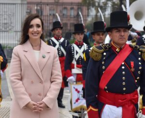 Victoria Villarruel Instagram - ¡¡Feliz Día de la Patria!! Hoy recordamos el día que quisimos ser Nación. ¡Que este 25 de mayo que nos une a todos los argentinos llene nuestros corazones y nos haga sentir hermanados por siempre! Todo por Argentina. #25deMayo 🇦🇷