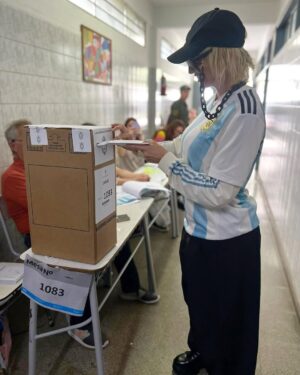Victoria Xipolitakis Instagram - #40AñosDeDemocracia Por la República 🇦🇷🤍
#Elecciones2023 🗳️
#ArgentinaTeAmo💪