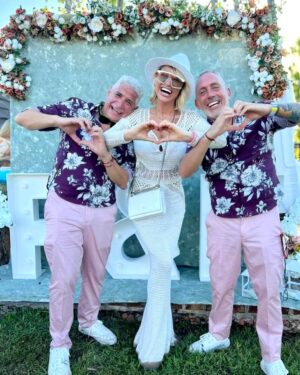 Victoria Xipolitakis Instagram - Hermoso casamiento lleno de amor, amigos y alegría, muchas felicidades @fercolombo_ok & @facuoltra , los ❤️ 11/11 💍💍