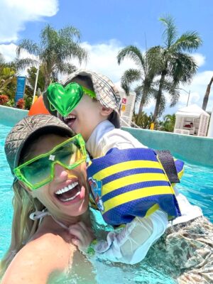 Victoria Xipolitakis Instagram - Gracias @nickresortrivieramaya @nickelodeonenespanol @nickelodeonfamiliaespanol por hacer felices a los niños como a los adultos;
Impresionante hotel lleno de magia, diversión y atención.
Increíbles vacaciones y vivirlas junto a vos HiJO hacen que sean INOLVIDABLES ❤️