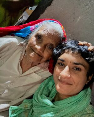 Vinesh Phogat Instagram - 🤗🙏