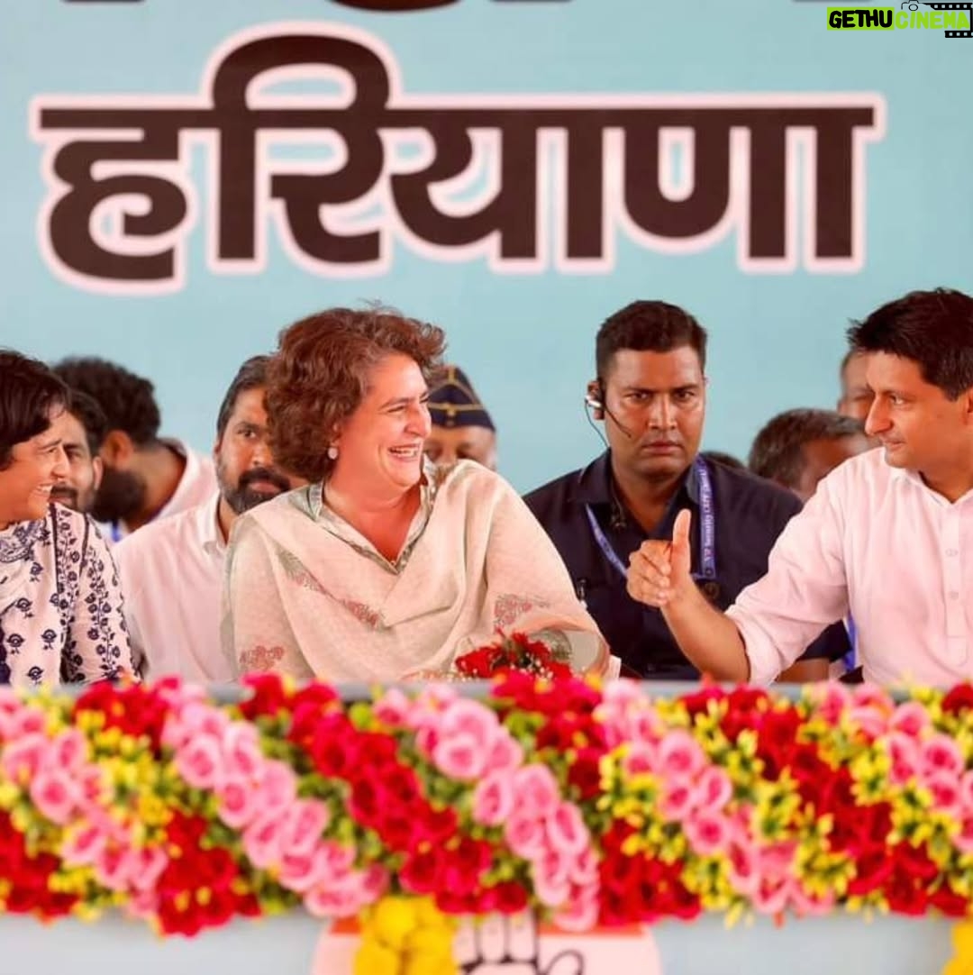 Vinesh Phogat - 58.4K Likes - जुलाना की धरती पर आपका स्वागत 🙏

जंतर मंतर पर जब मैं अपनी लड़ाई लड़ रही थी, @priyankagandhivadra जी ने बड़ी बहन की तरह मेरा साथ दिया, और जब दिल्ली पुलिस ने ज़बरदस्ती की, @deependersinghhooda जी तुरंत मदद के लिए आए।
यह लड़ाई सिर्फ मेरी नहीं, हम सबकी है—अन्याय के खिलाफ़ और हक़ के लिए, जिसे हम मिलकर अंजाम तक पहुँचाएंगे।