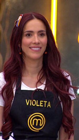 Violeta Bergonzi Instagram - Felicidades a Violeta y Nicolás 👏♥️, lograron quitarse el delantal negro y asegurar un nuevo ciclo en #MasterChefCelebrityColombia 😍. ¿Qué opinas de estas victorias? ⬇️