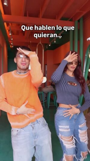 Violeta Bergonzi Instagram - Como quiera hablan… y como quiera dicen 🥳❤️✨😂
@valentinolazaroh ✨ @violetabergonzi