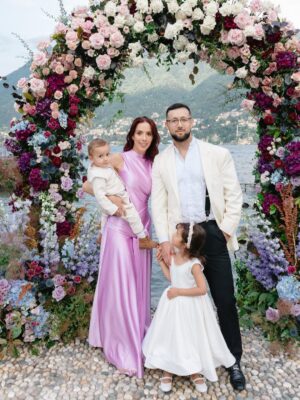 Violeta Bergonzi Instagram - Y yo como me quedaba con estas fotos guardadas? Imposible ✨
-
Gracias por los vestir a mis amores así de hermoso @mansiondeensueno x Jessica Yepes ❤️