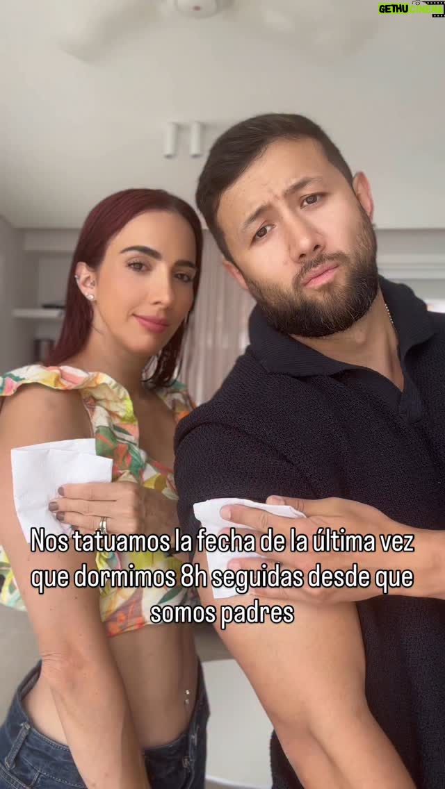 Violeta Bergonzi - 8.2K Likes - Papás confirmen!!!! 😬🫥😴🫩
Parece chiste pero es anécdota y altera muchas cosas en l vida profesional, de pareja, emocionalmente afecta…
Hay días que son agotadores y muy retadores…
Ser padres nos ha unido más como pareja pero nos ha quitado espacios que eran nuestros… hay que trabajar duro para mantener sólida la familia en esta etapa… si ya estás en la siguiente etapa cuéntame cuál es el reto más duro? 
#maternidad #paternidad #humor #pareja #niños #primerainfancia