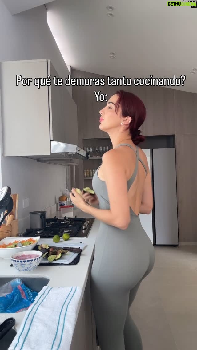 Violeta Bergonzi - 24.7K Likes - Alguien más? No pues como… yo soy la única 😂
#teamvioleta  #cocinando