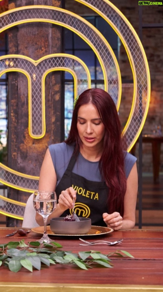 Violeta Bergonzi - 20.1K Likes - Contra todo pronóstico, Michelle Rouillard logró conquistar el paladar de Violeta Bergonzi con su mazorcada, pero también la hizo desahogarse con algunos comentarios en #MasterChefCelebrityColombia 😳😱 #MasterChefCelebrity