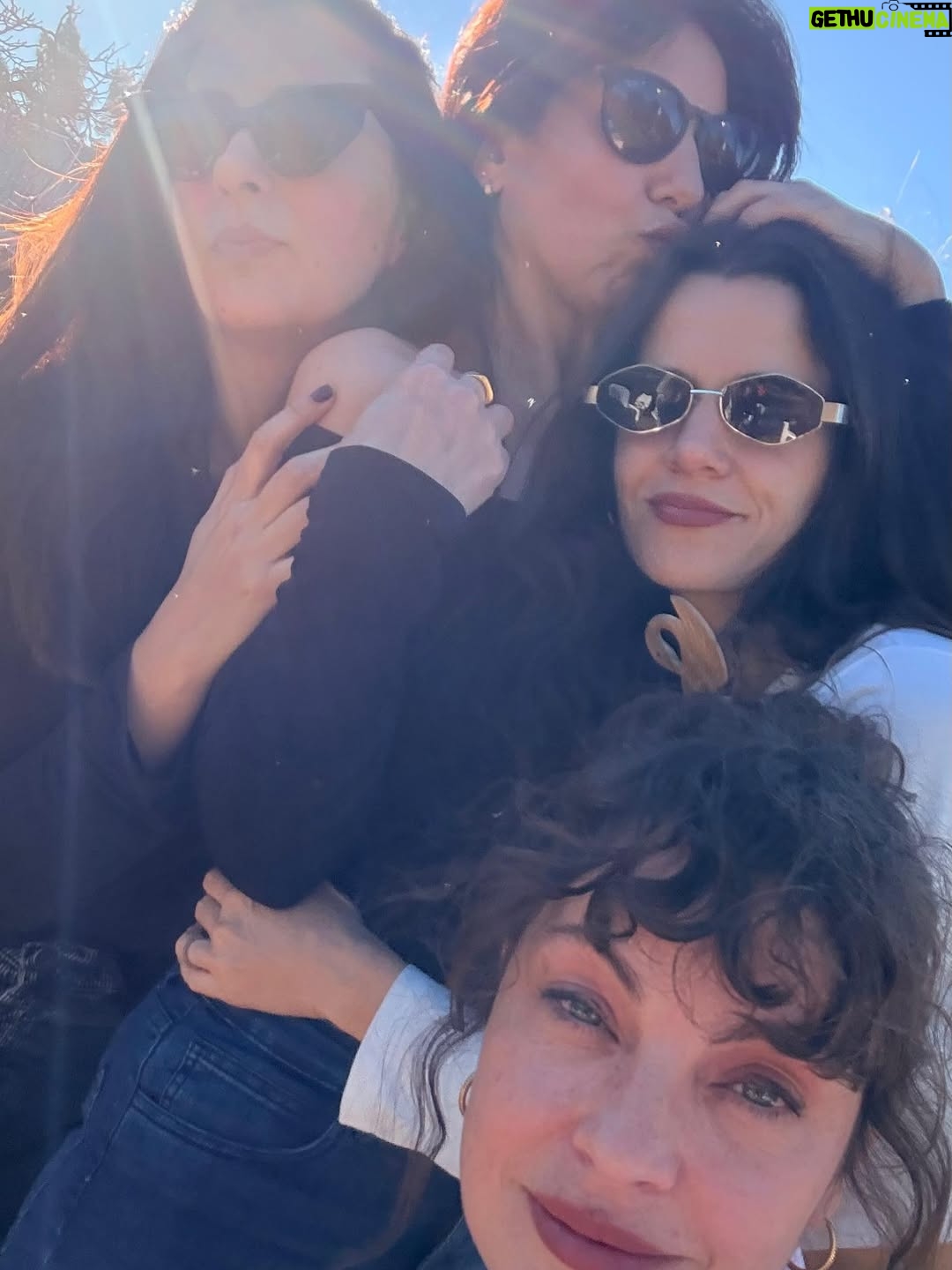 Violeta Urtizberea - 18.2K Likes - esto fue Julio

1-patinadoras
2-los envidiosos
3-los actores están mucho en bata 
4-las bebas
5-agrandaditas
6-“tengo toda”
7-Amira 
8-El flan de mi tía 
9-confesiones de @juaningaramo 
10-fuimos a ver al papi al trabajo @prettywoman.elmusical 
11-con la 👑 
12-lila con el cartel de su abuelastro😂
13-los dibujos de Lila
14-dándolo todo en @theannwagners
15-mis amiguitos
16-el pulso!
17-no podía faltar