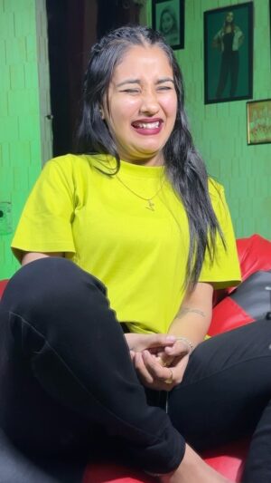 Vishaka Panwar Instagram - Ladkion esa sochti ho kya?🤣👇🏻
#jaatni #reelitfeelit #explorepage