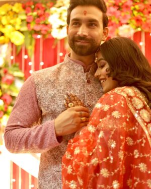 Vishaka Panwar Instagram - Finally Engaged 💍❤️
Love you Ladu @vishaka__jaatni 🧿
Mua - @rubysharmamakeovers13
Click by = @edge_.studio @poohspix
#jaatjaatni #engaged #outfitoftheday #explorepage