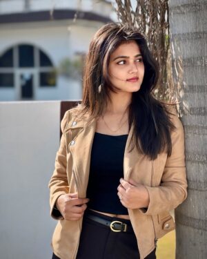 Vishali Instagram - Glowy photos, endless vibes❤️🫧
#pic #picture #picoftheday #photooftheday #photo #photoshoot #instagram #instalike #instagood #trending #explore #explorepage #portrait