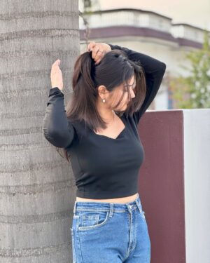 Vishali Instagram - Sparkle like you mean it✨❤️🫰🏻
#pic #picture #picoftheday #photooftheday #photo #photoshoot #photography #instagram #instagood #instalike #instadaily #trending #explorepage #explore #love #outfit