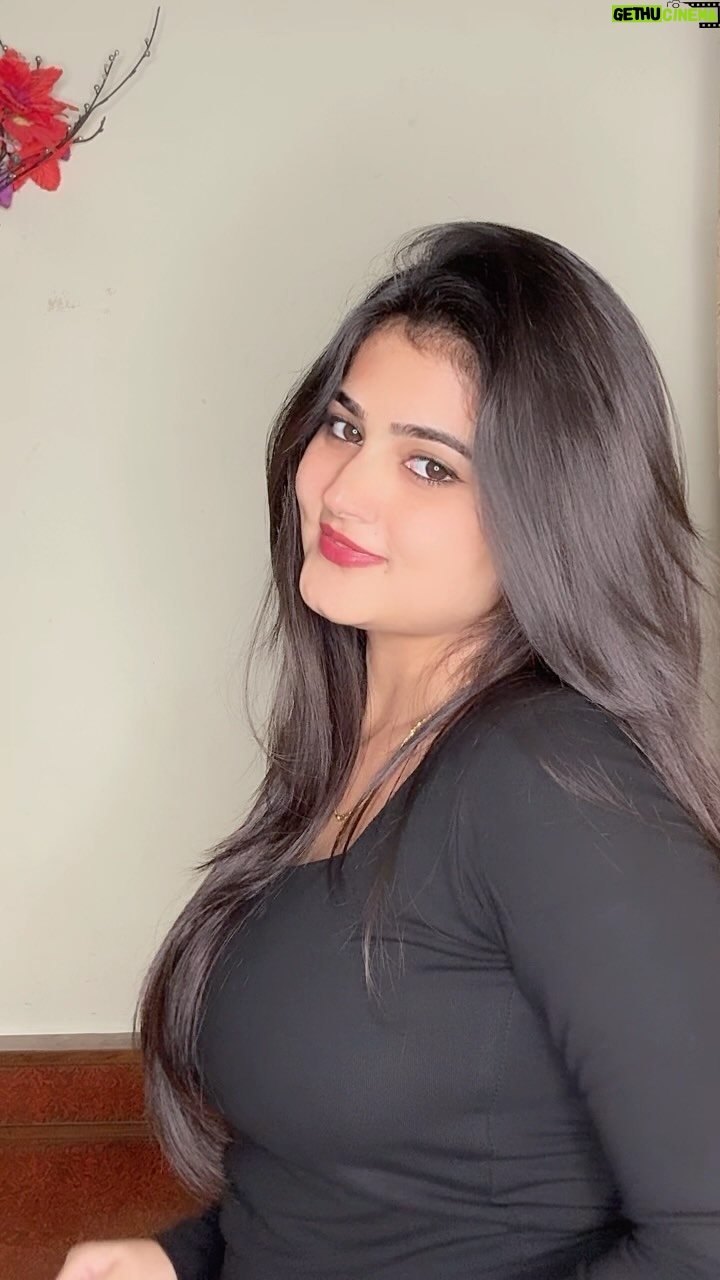 Vishali - 24.1K Likes - Tere liye❤️

#reels #reelsinstagram #reelitfeelit #reelsvideo #instagram #instagood #instadaily #trendingreels #trendingsongs #trending #explore #explorepage #love #viral