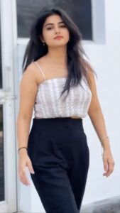 Actress Vishali HD Photos and Wallpapers July 2025