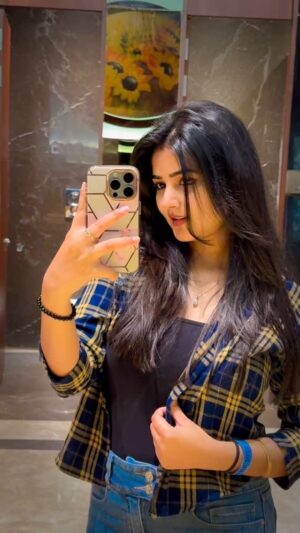 Vishali Instagram - Hum tumko chura lenge😍
#reels #trendingreels #love #smile #fyp #foryou