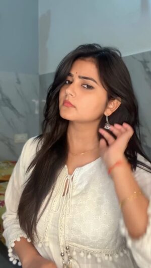 Vishali Instagram - Bilkul khatara hai❤️🩹
#fyp #visshh #reelkrofeelkro❤️reelitfeelit #explorepage✨