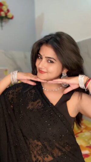Vishali Instagram - Bole kangna💓
#foryou❤ #visshh #bollywoodlovesong #explorepage✨