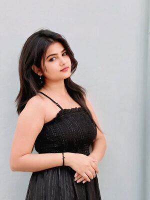 Vishali Instagram - Sitare wargi✨♥️
#pic #pictureoftheday #picture #photo #photoftheday #love #fyp #foryou #explore #trending #arijit_singh #edsheeran