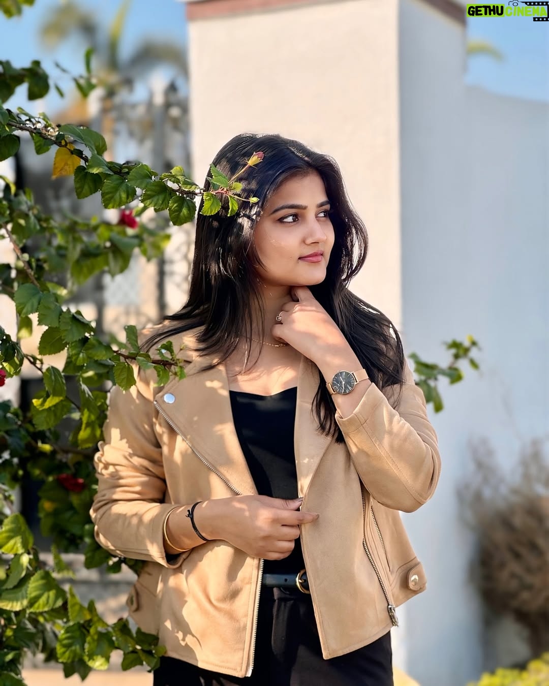 Vishali - 42.6K Likes - Glowy photos, endless vibes❤️🫧

#pic #picture #picoftheday #photooftheday #photo #photoshoot #instagram #instalike #instagood #trending #explore #explorepage #portrait