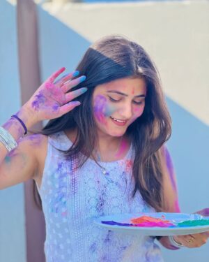 Vishali Instagram - Let’s paint 🎨our hearts ❤️with love & kindness this Holi🥰
#pic #picture #picoftheday #photo #photooftheday #photography #photoshoot #instagood #instagram #trending #explore #foryou #holi