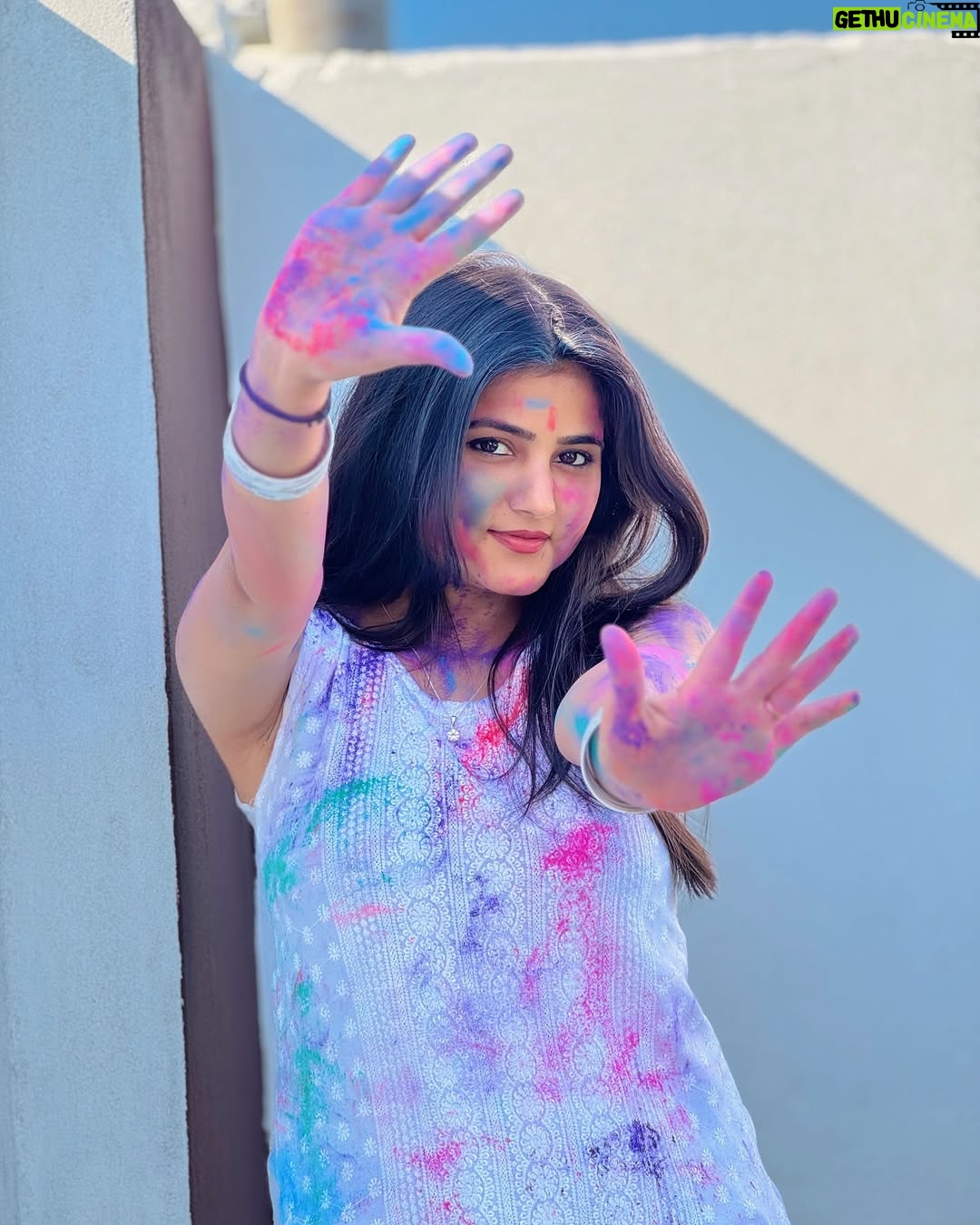 Vishali - 15.9K Likes - Let’s paint 🎨our hearts ❤️with love & kindness this Holi🥰

#pic #picture #picoftheday #photo #photooftheday #photography #photoshoot #instagood #instagram #trending #explore #foryou #holi